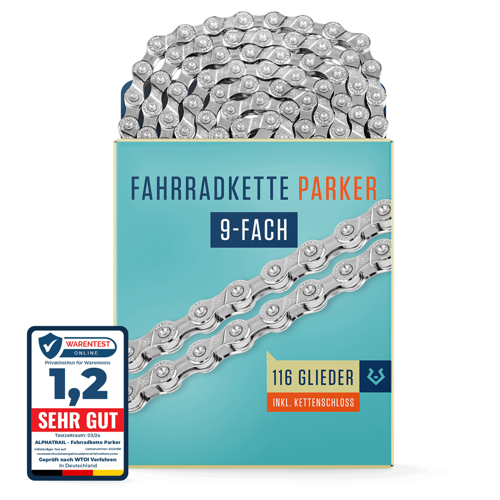 Eine Schachtel der Alphatrail Kette Parker - 9-fach (116 Glieder, Kettenschloss) von Alphatrail. Oben ist die gewickelte Silberkette mit Q-Carbon Tech. Das Qualitätssiegel zeigt "1,2 Sehr Gut" von Warentest Online.