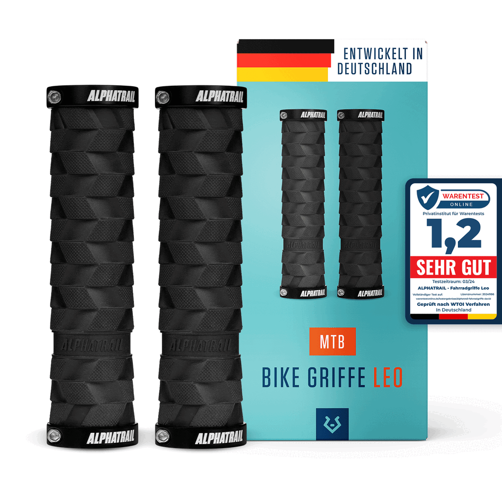 Zwei schwarze Alphatrail Griff Leo MTB-Griffe im Double-Lock-On-Design sind neben einer blau-orangen Verpackung mit deutschem Text und rotem High-Rating-Label abgebildet. Hergestellt aus BPA-freiem Gummi für sichere Fahrten.